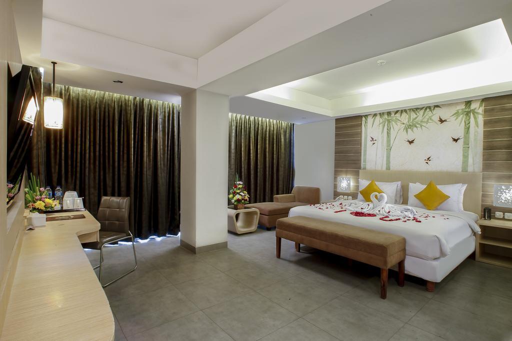 Kyriad Royal Seminyak  Exterior photo